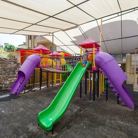 アパートホテル Exelsior Annex 3*